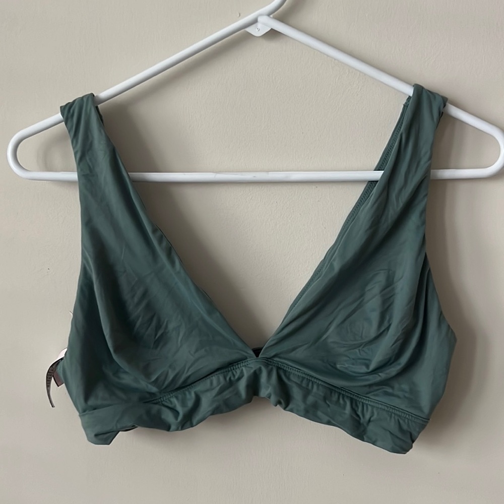 Victoria’s Secret V-Neck Bralette